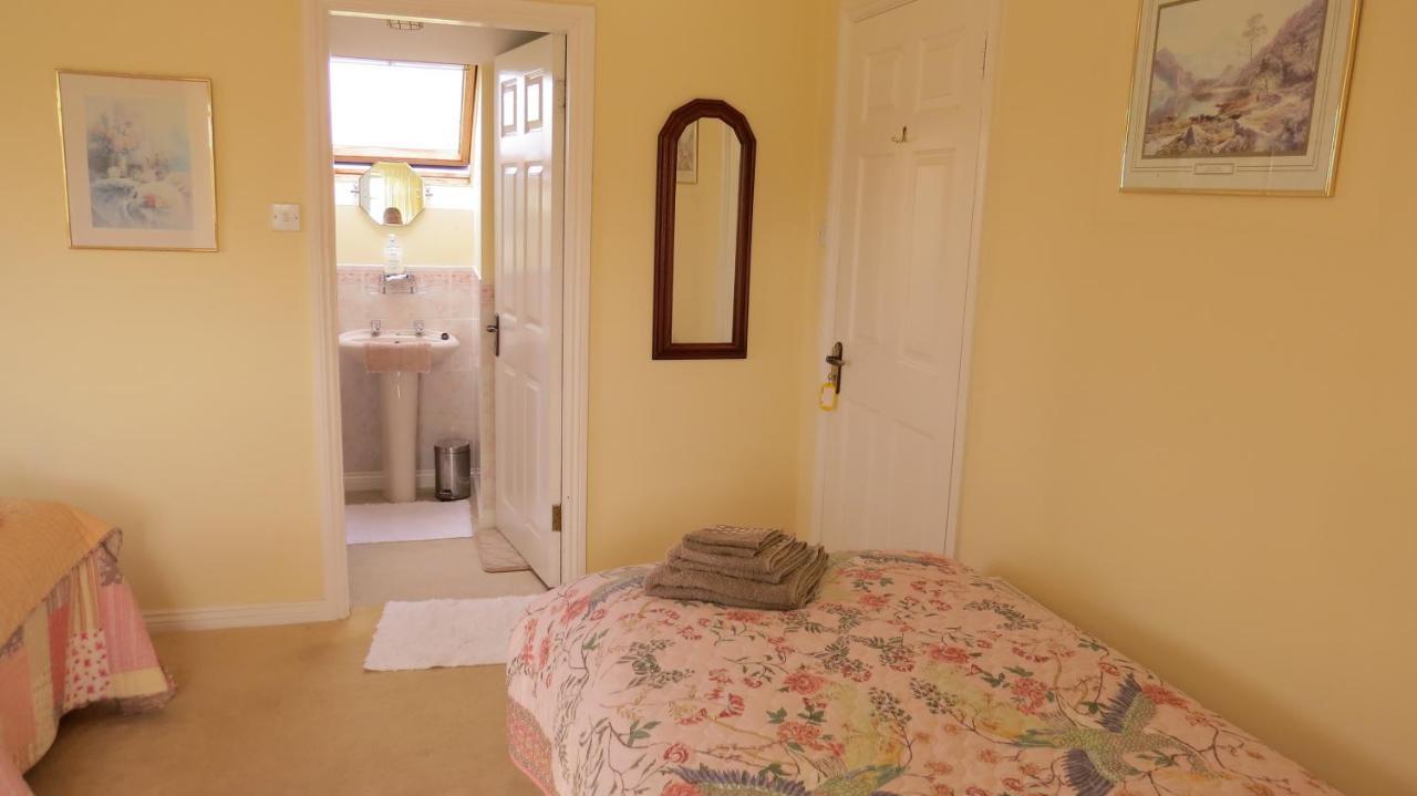 Tyreda Bed & Breakfast Енис Екстериор снимка
