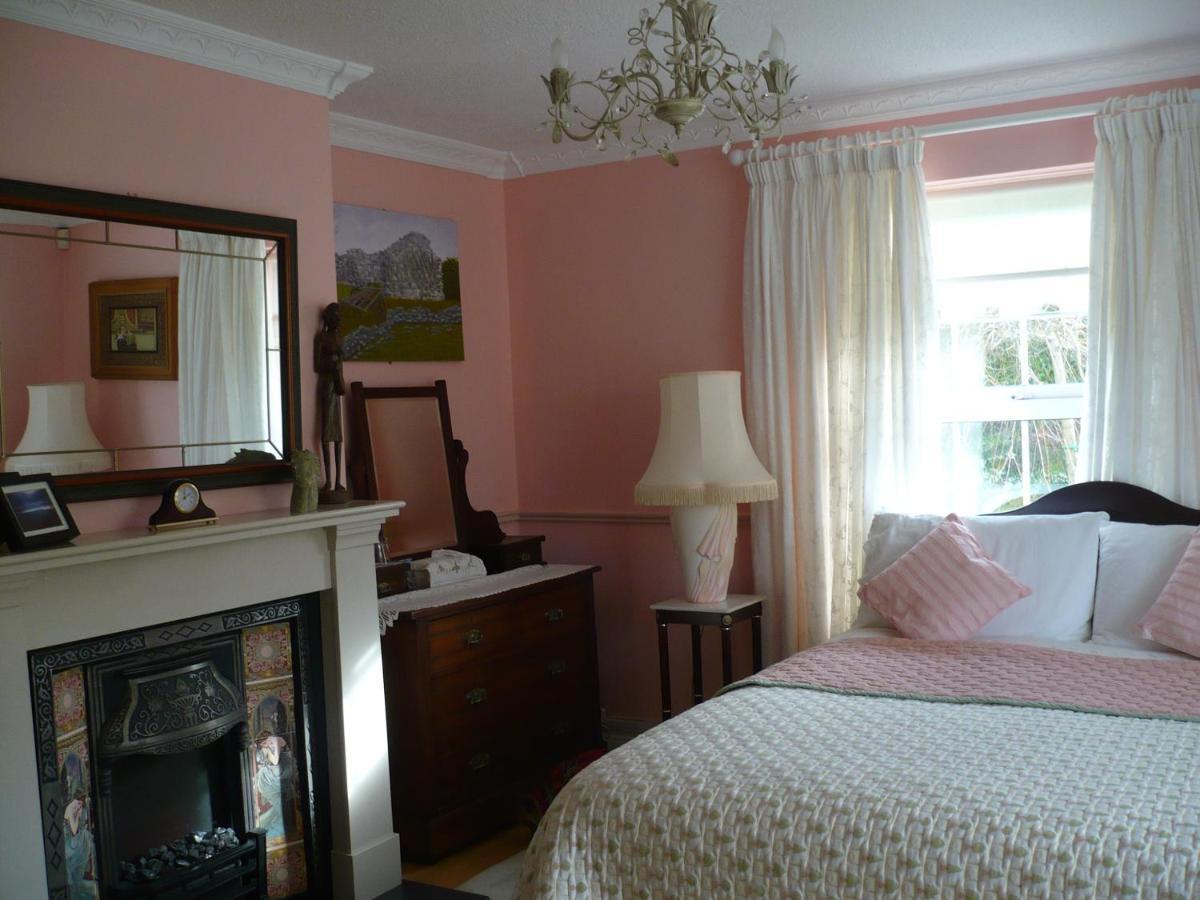 Tyreda Bed & Breakfast Енис Екстериор снимка