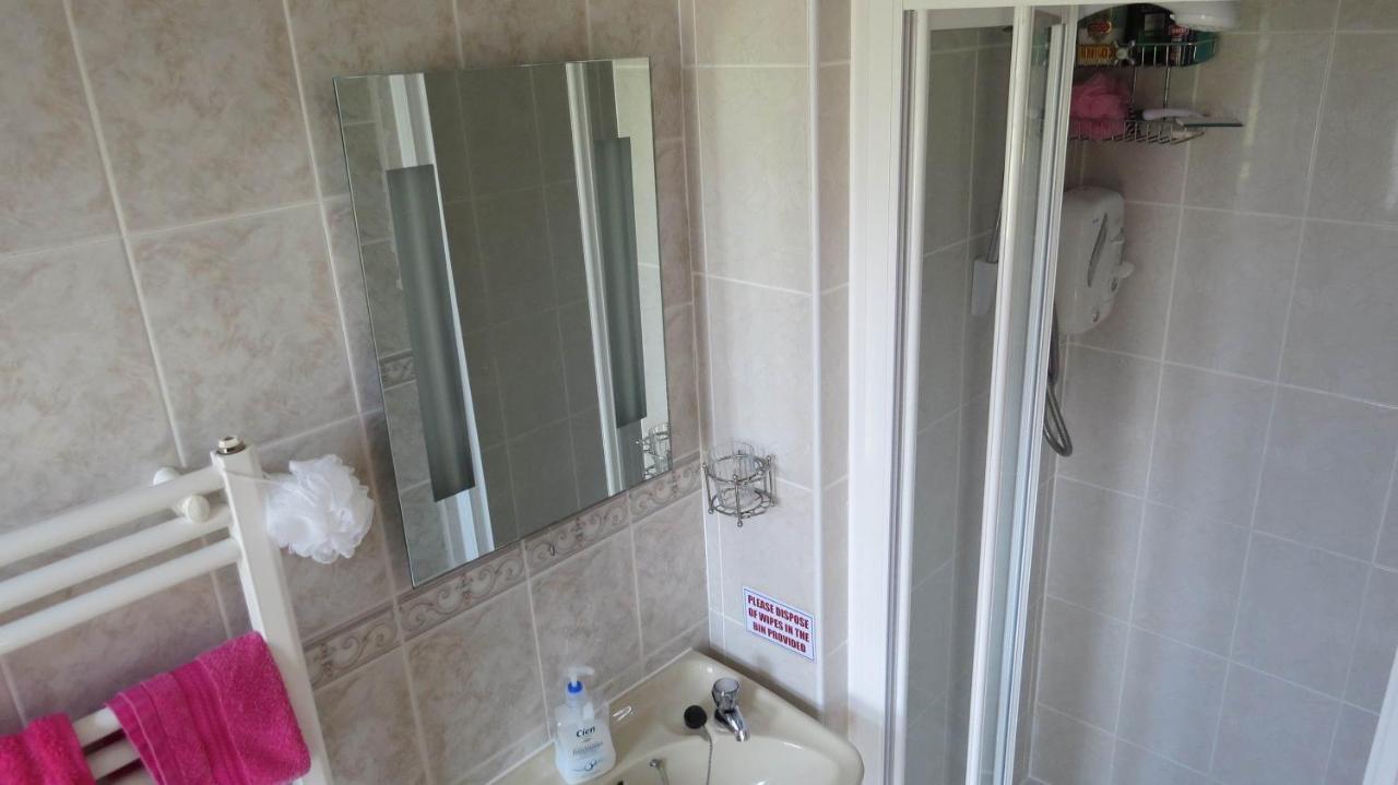 Tyreda Bed & Breakfast Енис Екстериор снимка