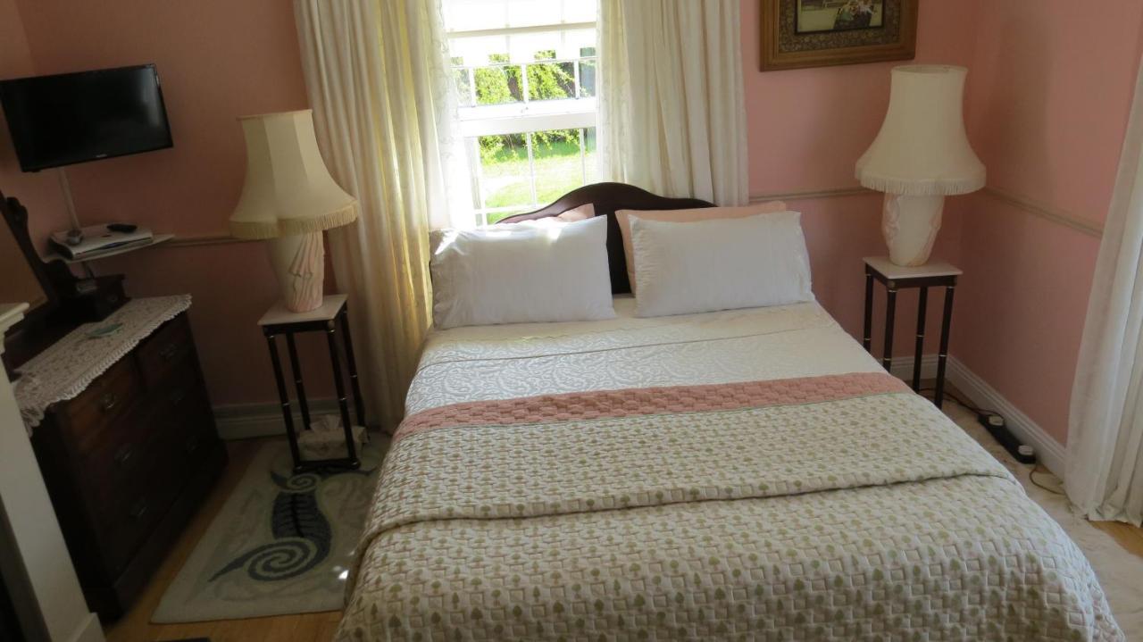 Tyreda Bed & Breakfast Енис Екстериор снимка